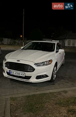 Седан Ford Fusion 2016 в 