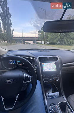 Седан Ford Fusion 2017 в 