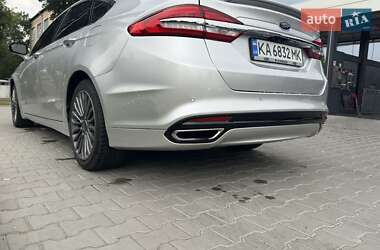 Седан Ford Fusion 2016 в 