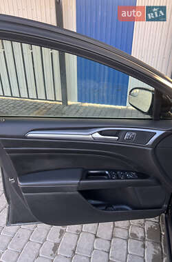 Седан Ford Fusion 2016 в 