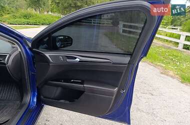 Седан Ford Fusion 2013 в 