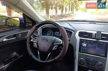 Седан Ford Fusion 2013 в 