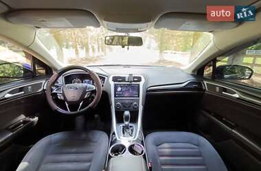 Седан Ford Fusion 2013 в 