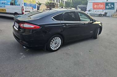 Седан Ford Fusion 2013 в 