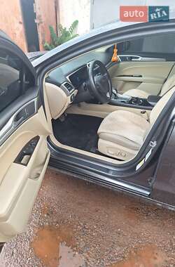 Седан Ford Fusion 2015 в 