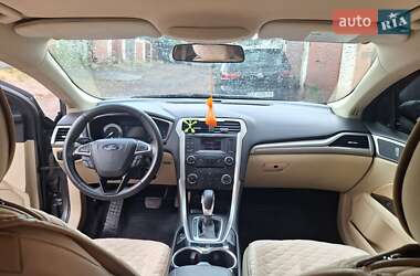 Седан Ford Fusion 2015 в 