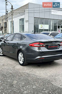 Седан Ford Fusion 2018 в 