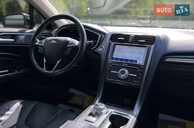 Седан Ford Fusion 2020 в 