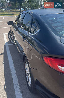 Седан Ford Fusion 2016 в 
