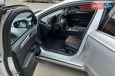 Седан Ford Fusion 2017 в 
