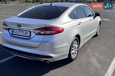 Седан Ford Fusion 2018 в 