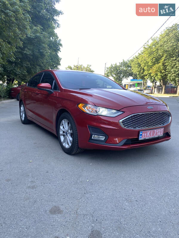 Седан Ford Fusion 2020 в 