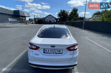 Седан Ford Fusion 2013 в 