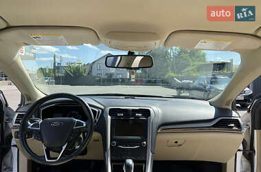 Седан Ford Fusion 2013 в 