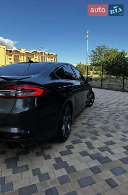 Седан Ford Fusion 2017 в 
