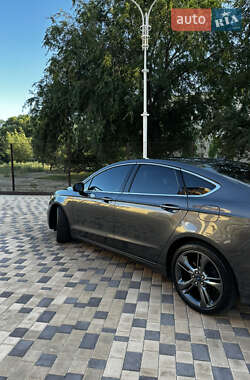 Седан Ford Fusion 2017 в 