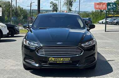 Седан Ford Fusion 2016 в 