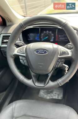 Седан Ford Fusion 2012 в 