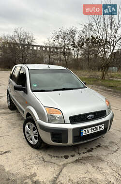 Хэтчбек Ford Fusion 2005 в 