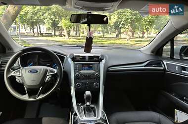 Седан Ford Fusion 2016 в 