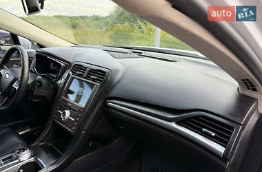 Седан Ford Fusion 2016 в 