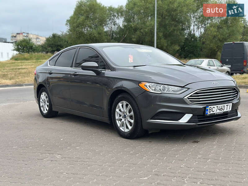 Седан Ford Fusion 2016 в Львові