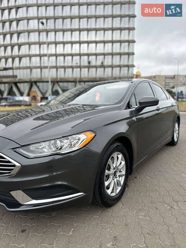 Седан Ford Fusion 2016 в Львові