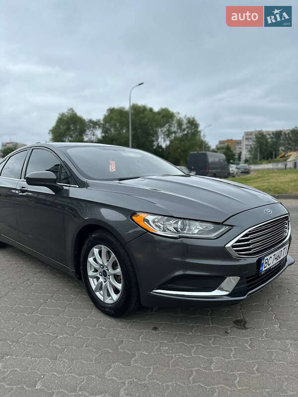 Седан Ford Fusion 2016 в Львові