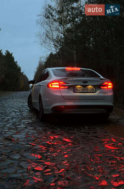 Седан Ford Fusion 2016 в 