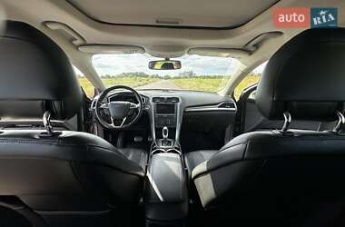 Седан Ford Fusion 2012 в 