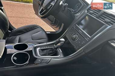 Седан Ford Fusion 2012 в 