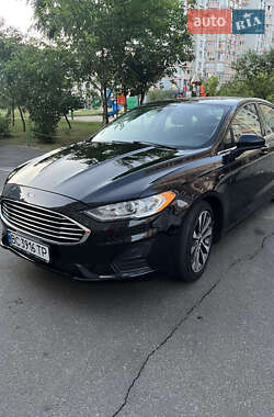 Седан Ford Fusion 2019 в 