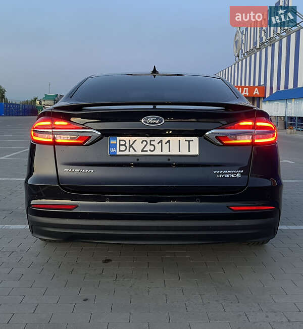 Седан Ford Fusion 2018 в Вінниці