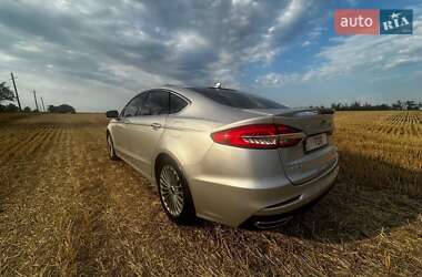 Седан Ford Fusion 2018 в 