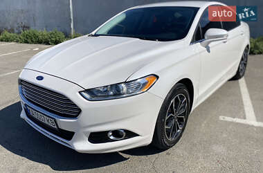 Седан Ford Fusion 2013 в 