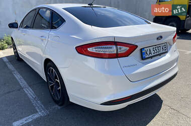 Седан Ford Fusion 2013 в 