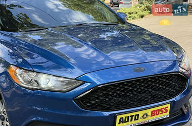 Седан Ford Fusion 2016 в 