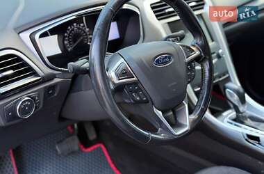 Седан Ford Fusion 2013 в 