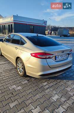 Седан Ford Fusion 2017 в 