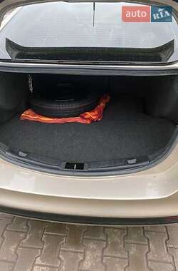 Седан Ford Fusion 2017 в 