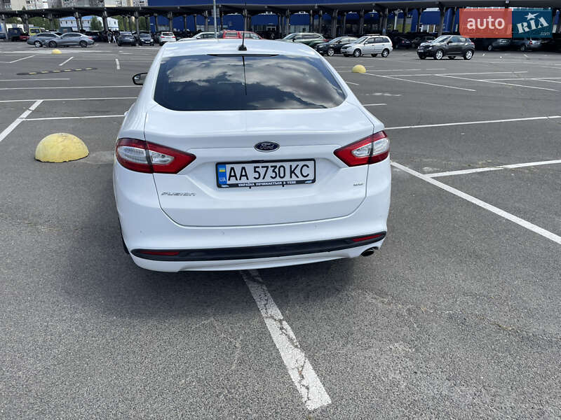 Седан Ford Fusion 2015 в Києві