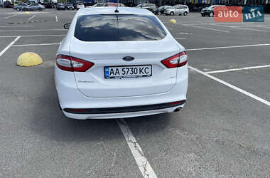 Седан Ford Fusion 2015 в 