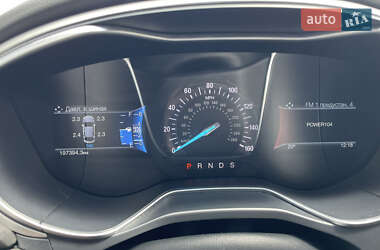 Седан Ford Fusion 2015 в 