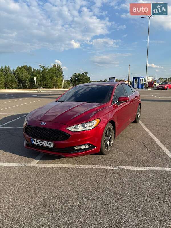 Седан Ford Fusion 2018 в 