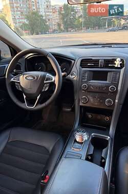 Седан Ford Fusion 2018 в 