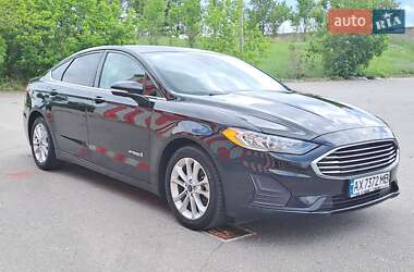 Седан Ford Fusion 2019 в 
