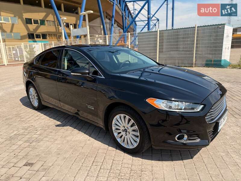Седан Ford Fusion 2016 в 