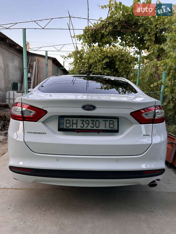 Седан Ford Fusion 2014 в Одесі