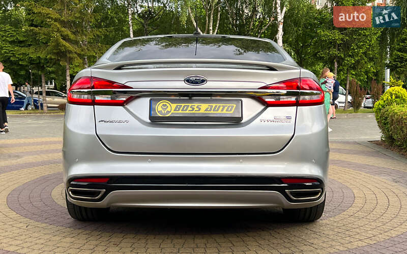 Седан Ford Fusion 2018 в Львові