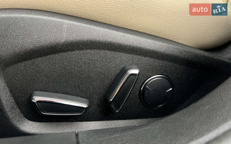 Седан Ford Fusion 2018 в Львові